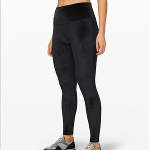 NWT Lululemon Wunder Unders 28” black velvet, 6
